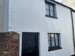 Lovely 2-Bed Cottage in Paignton near Town & Beach